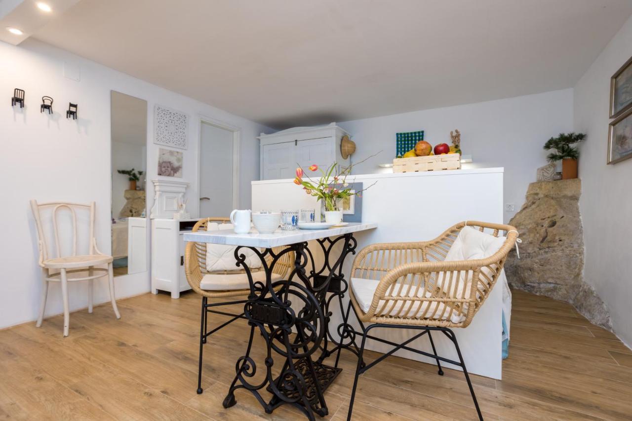 Charming Studio Apartment At House Rustica With Terrace And Nearby Parking Punat Εξωτερικό φωτογραφία