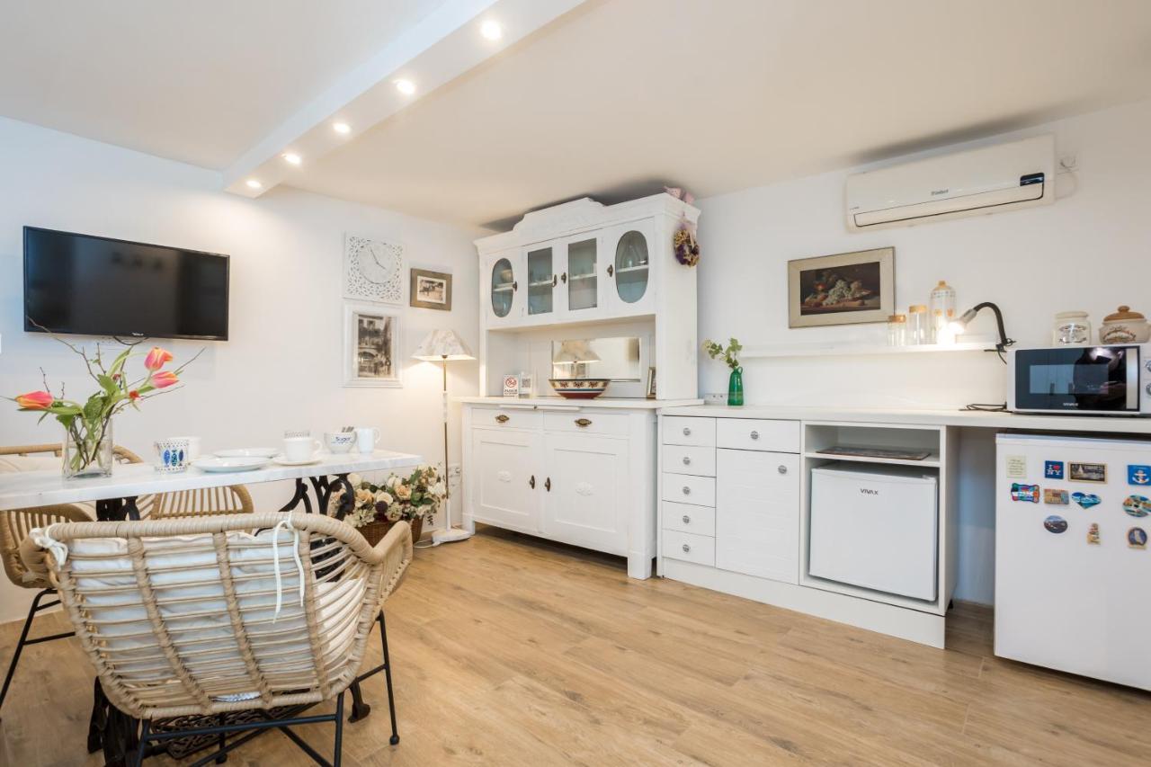Charming Studio Apartment At House Rustica With Terrace And Nearby Parking Punat Εξωτερικό φωτογραφία