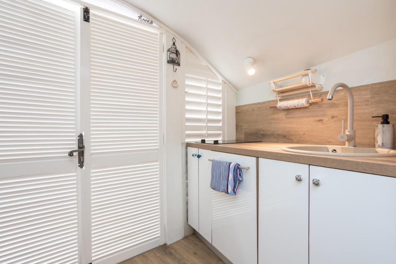Charming Studio Apartment At House Rustica With Terrace And Nearby Parking Punat Εξωτερικό φωτογραφία