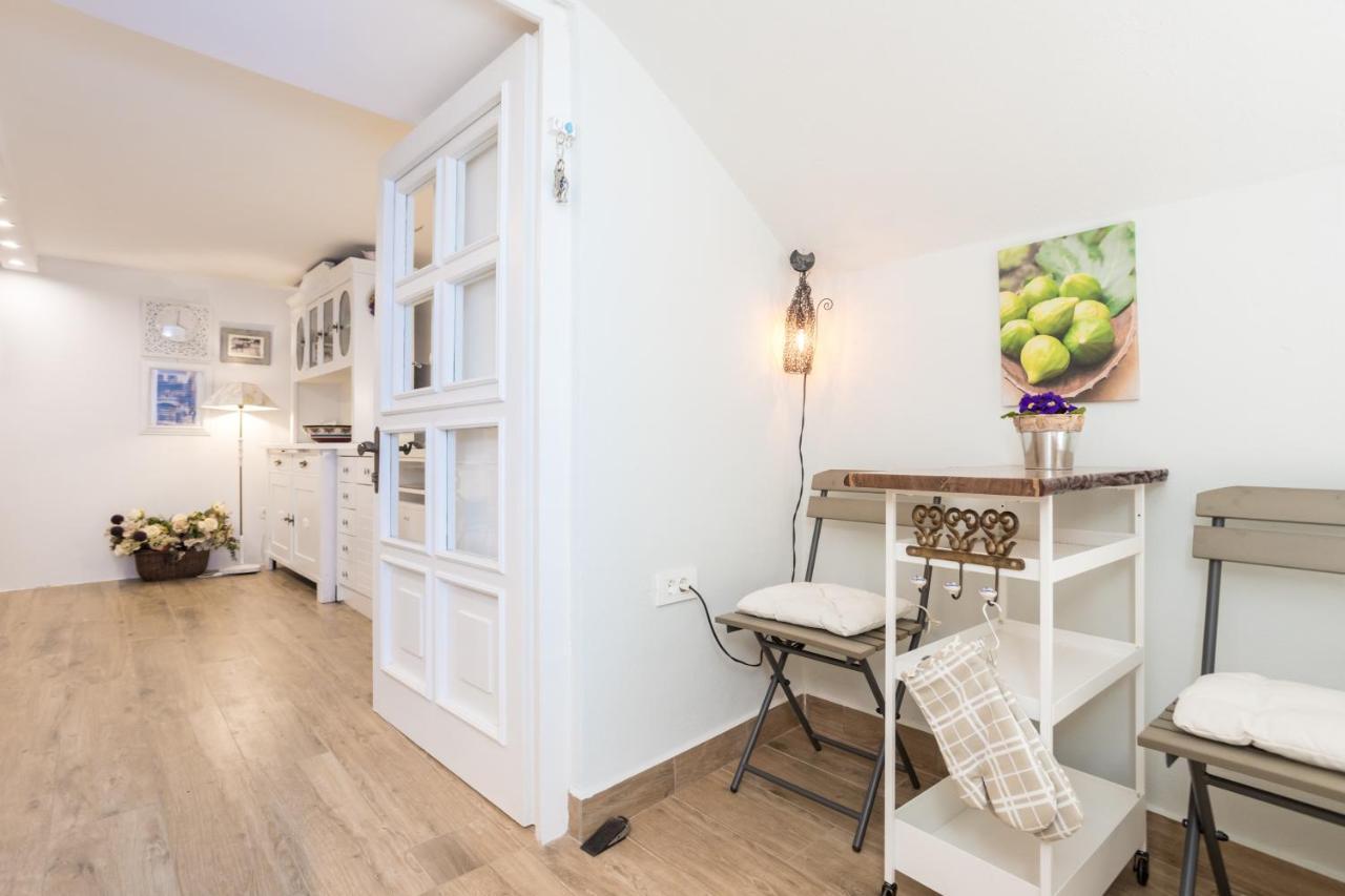 Charming Studio Apartment At House Rustica With Terrace And Nearby Parking Punat Εξωτερικό φωτογραφία