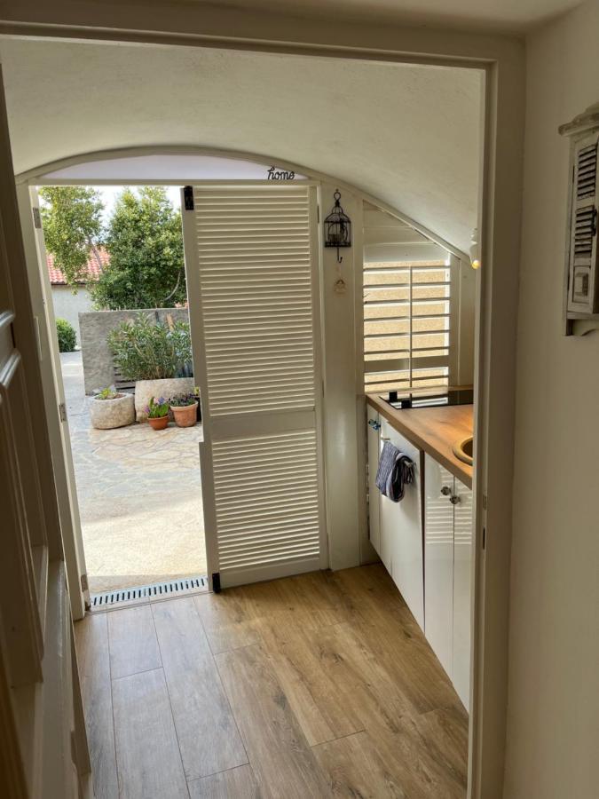 Charming Studio Apartment At House Rustica With Terrace And Nearby Parking Punat Εξωτερικό φωτογραφία